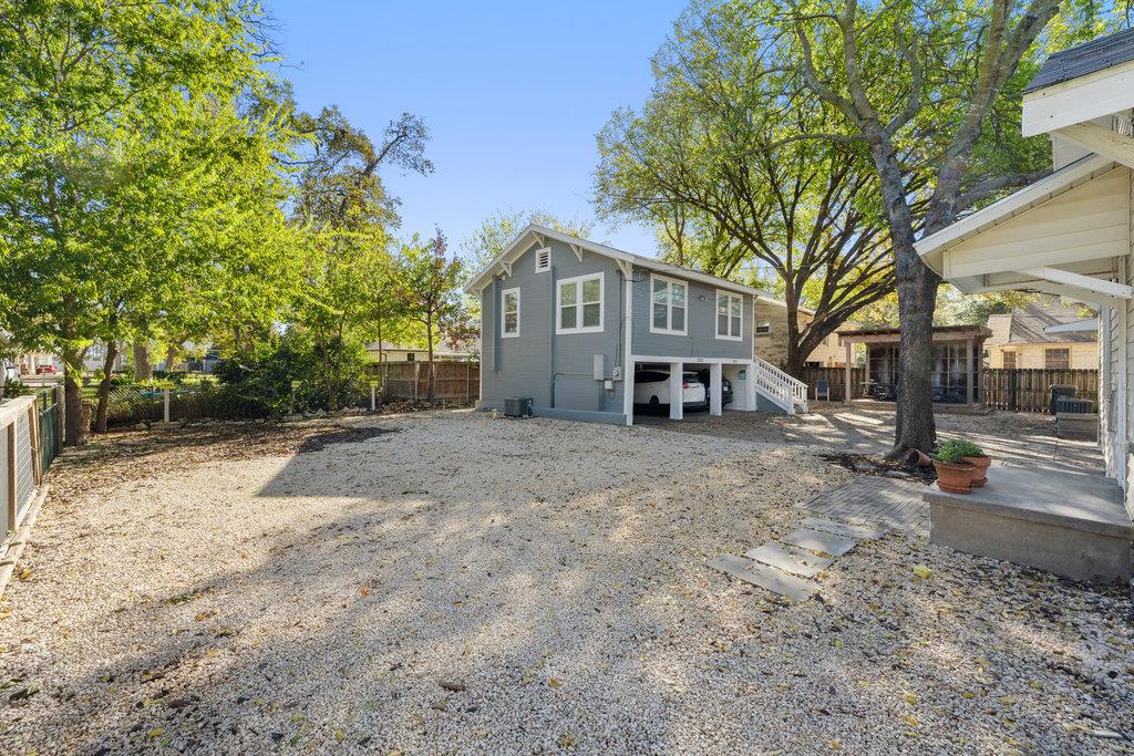 1223, 1223 1/2 & 1225 S Austin Avenue S Georgetown TX 78626