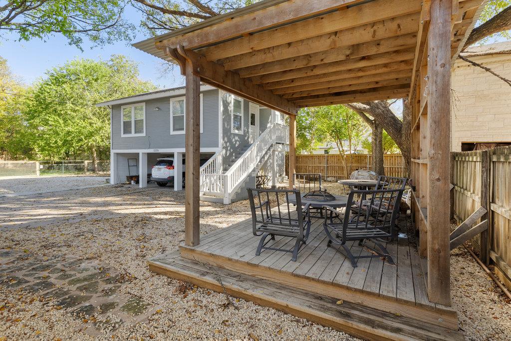 1223, 1223 1/2 & 1225 S Austin Avenue S Georgetown TX 78626