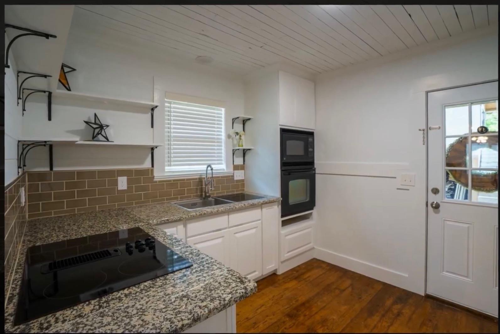 1223, 1223 1/2 & 1225 S Austin Avenue S Georgetown TX 78626