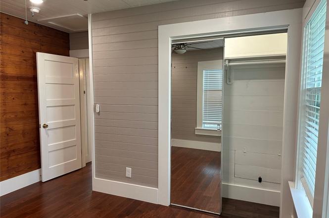 1223, 1223 1/2 & 1225 S Austin Avenue S Georgetown TX 78626