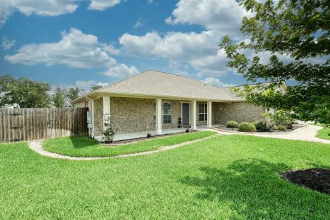 102 Bosque Drive Hutto TX 78634