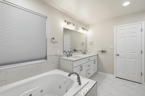 102 Bosque Drive Hutto TX 78634