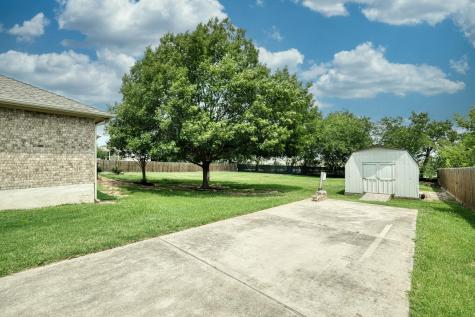 102 Bosque Drive Hutto TX 78634