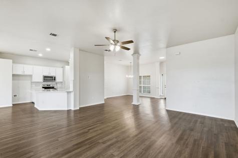 102 Bosque Drive Hutto TX 78634