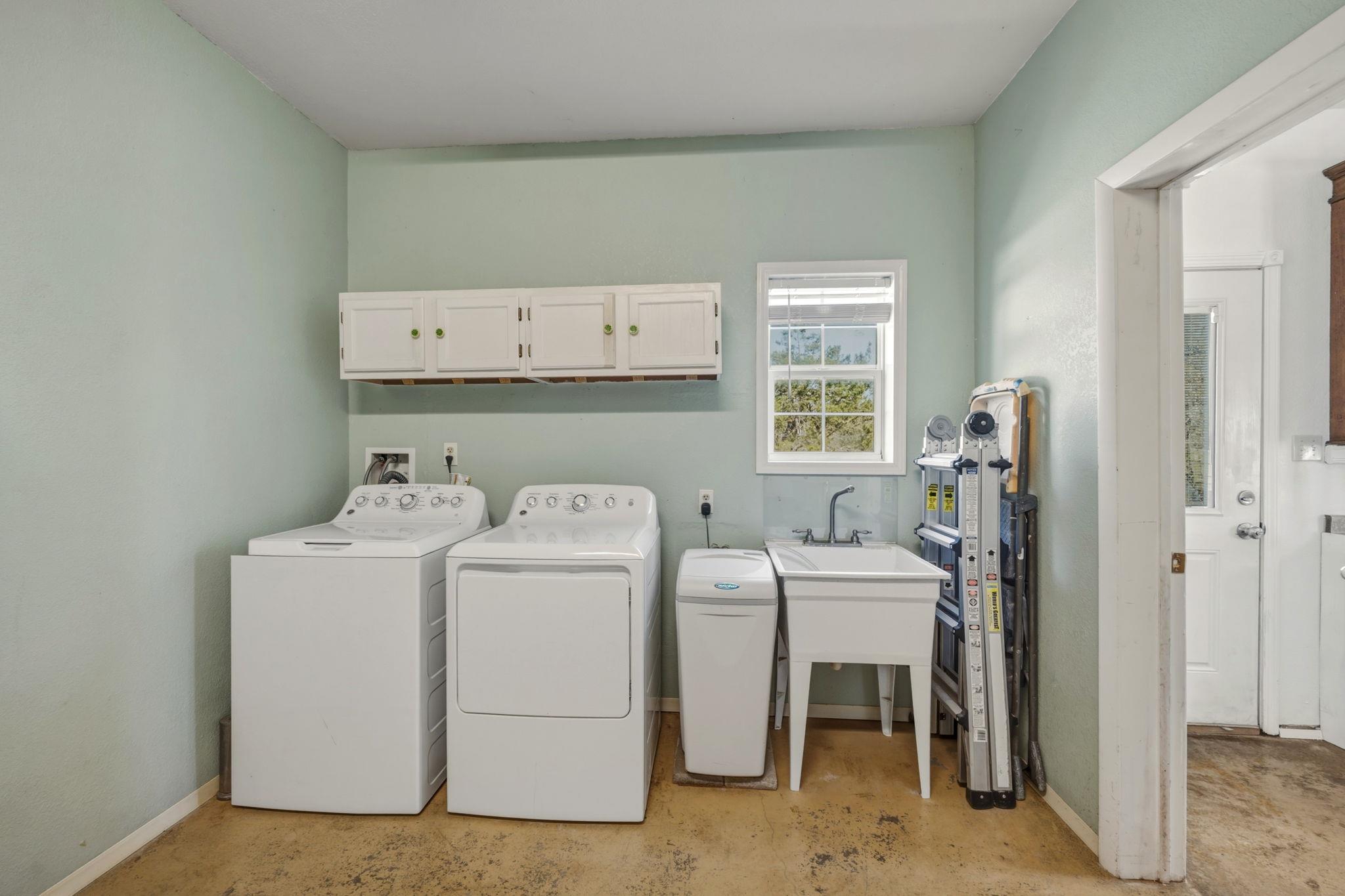 1301 Altwein Road Blanco TX 78606