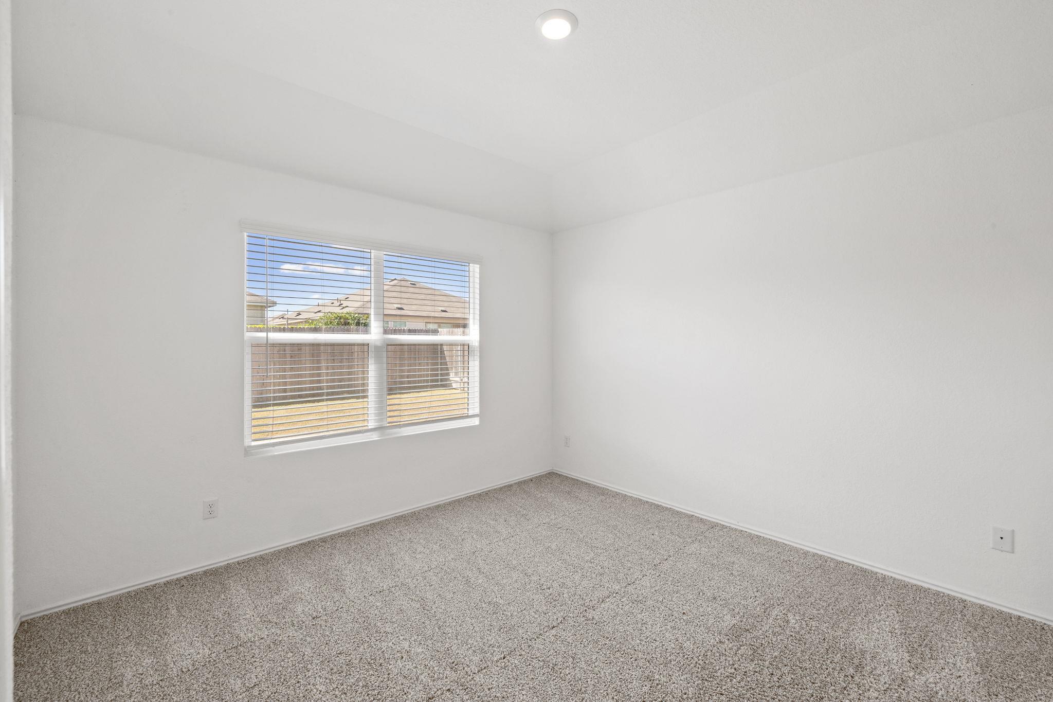 110 Madrid Kyle TX 78640