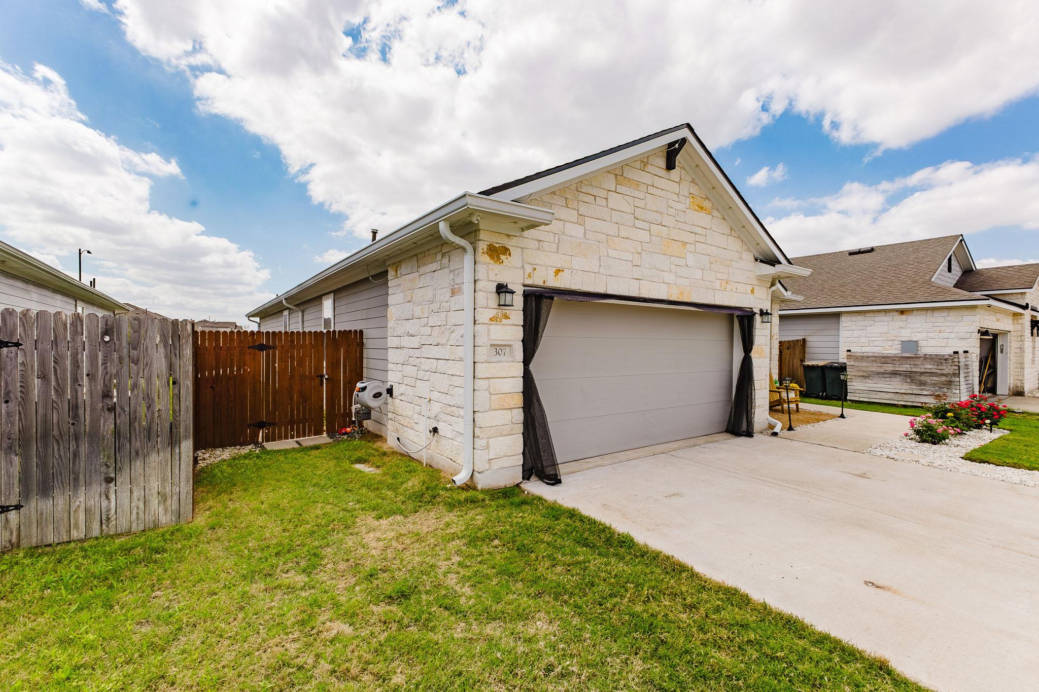307 Watercourse Way Bastrop TX 78602
