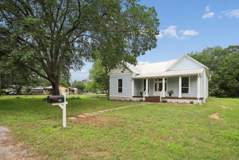 306 Rivers Street Smithville TX 78957