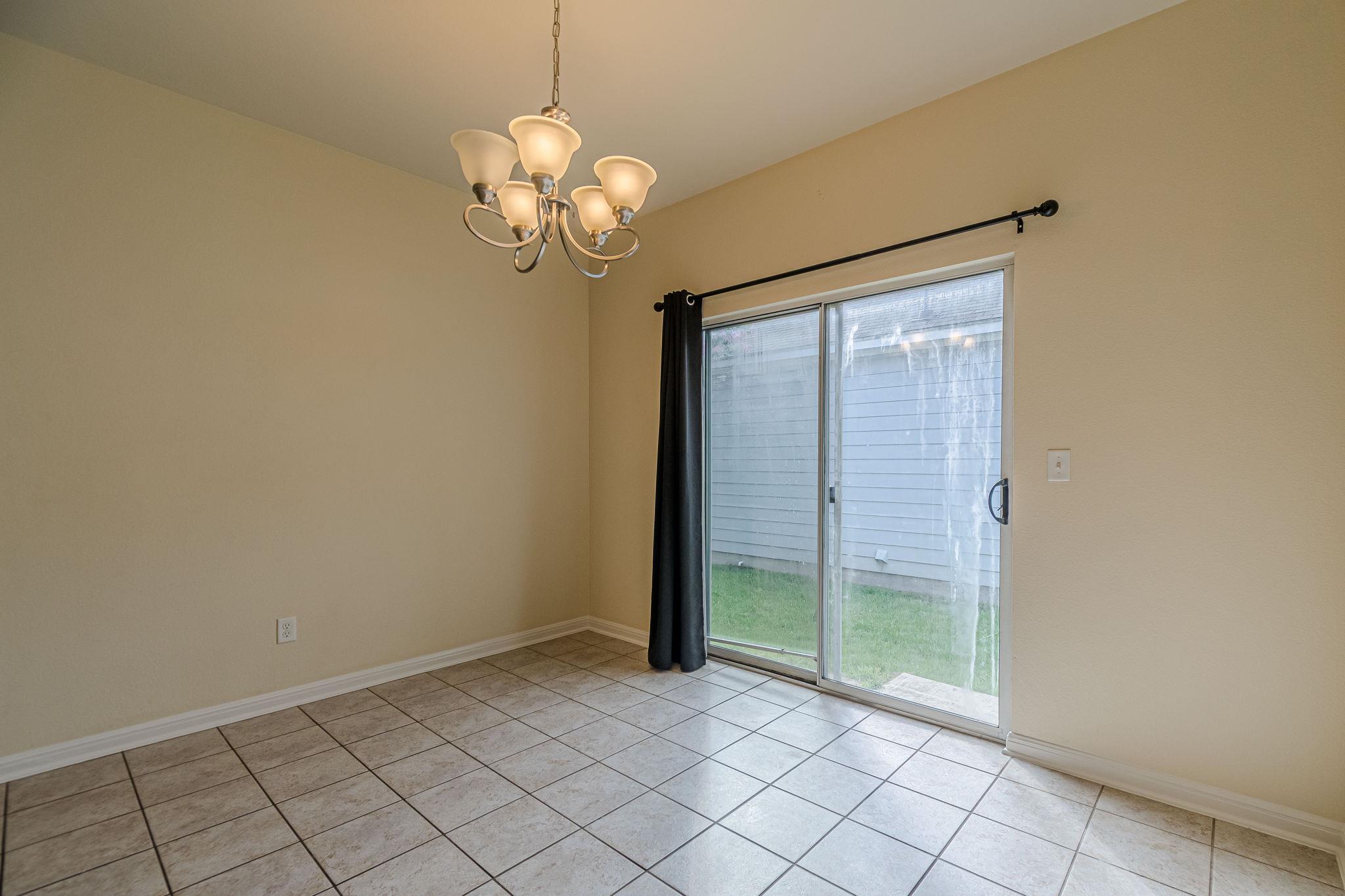 1612 Sanders Kyle TX 78640