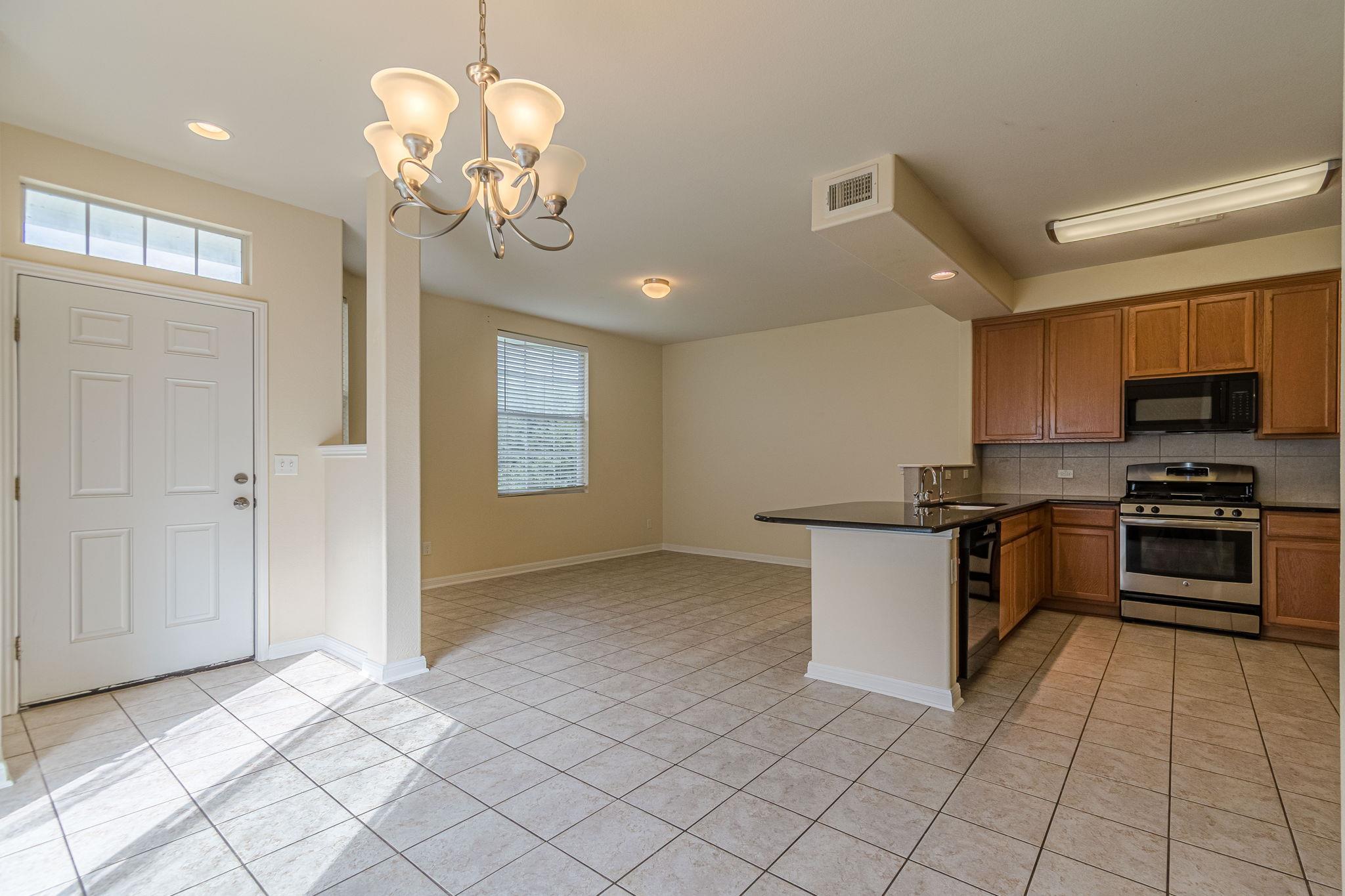 1612 Sanders Kyle TX 78640