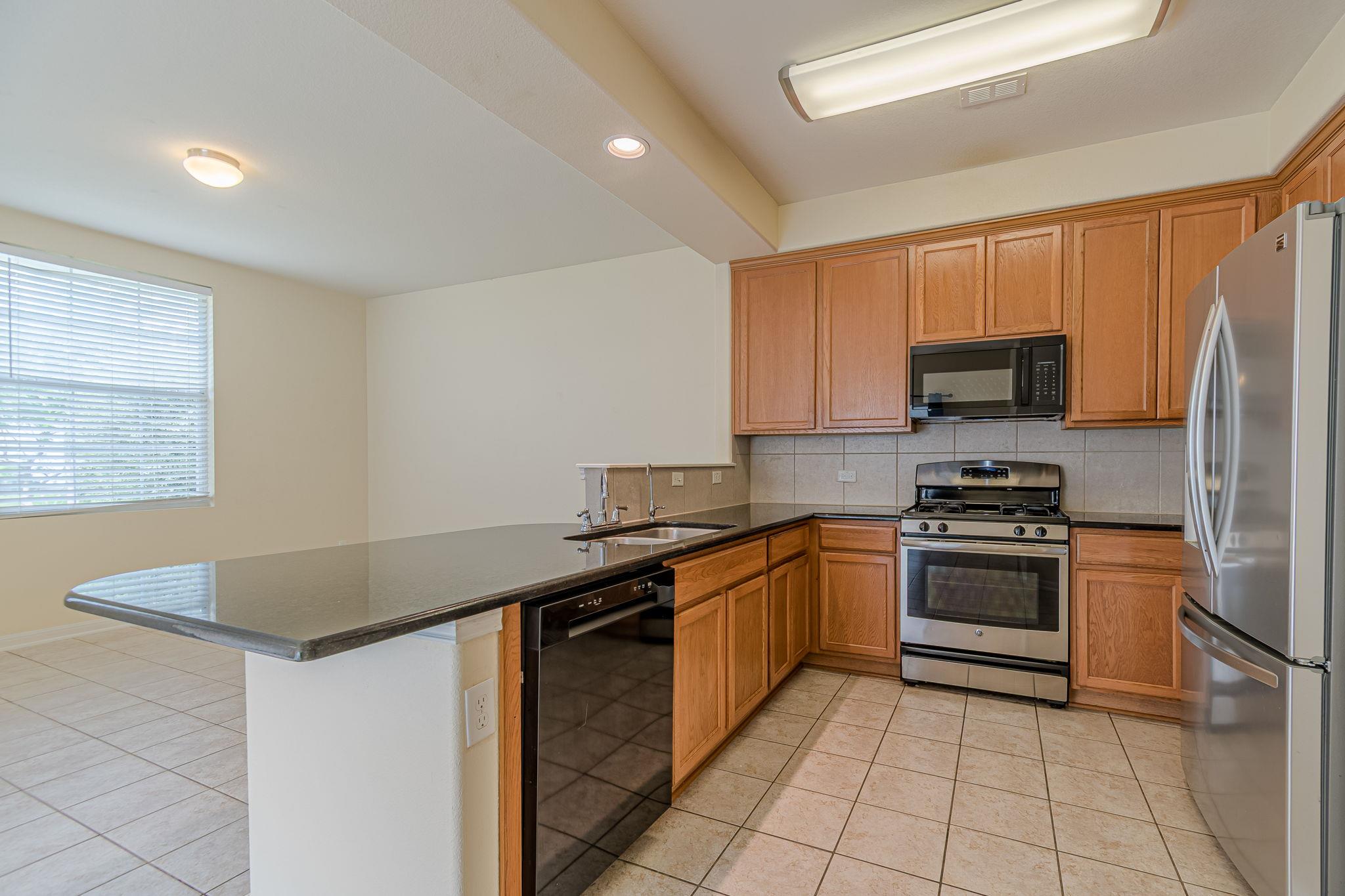 1612 Sanders Kyle TX 78640
