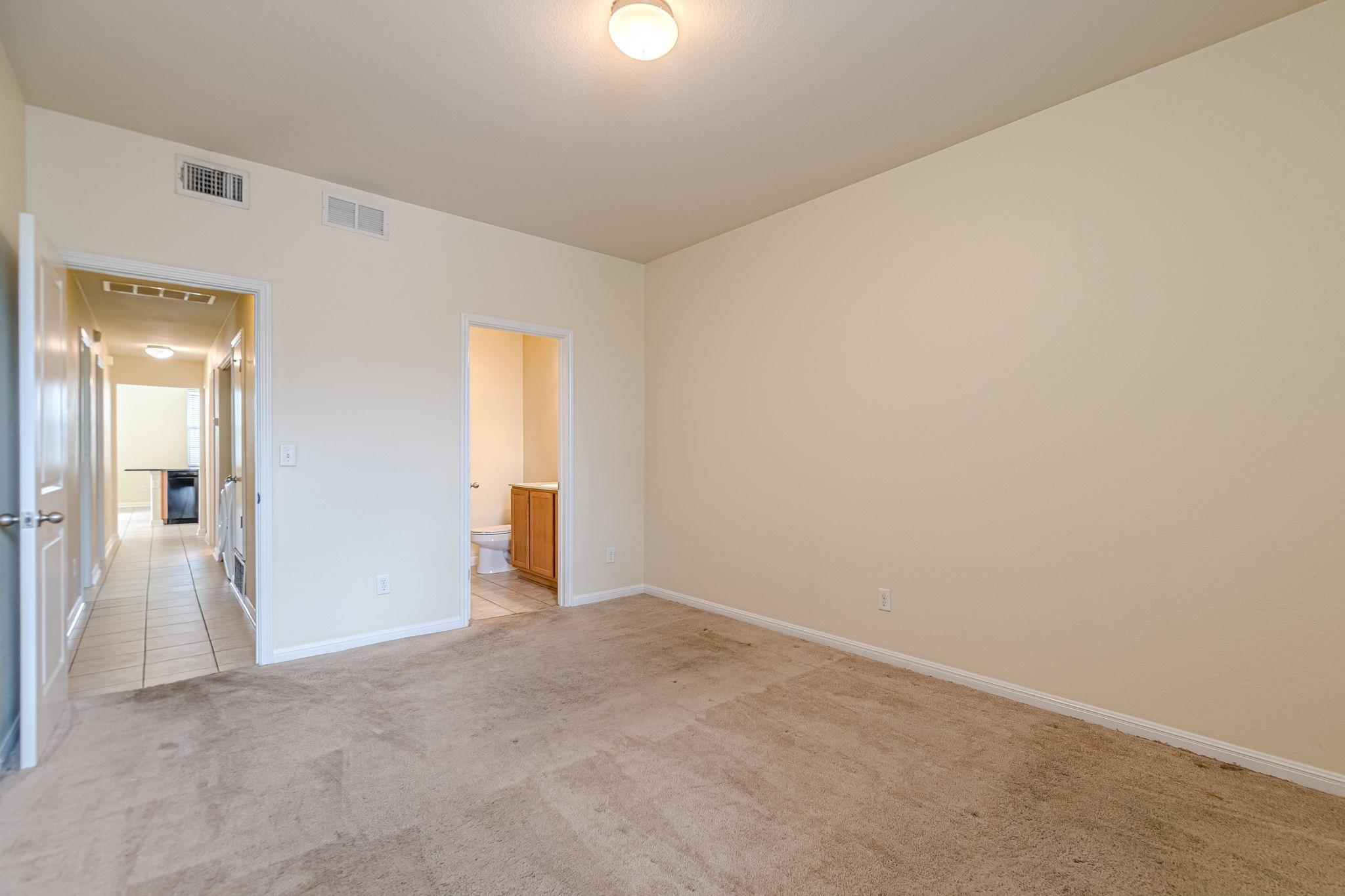 1612 Sanders Kyle TX 78640