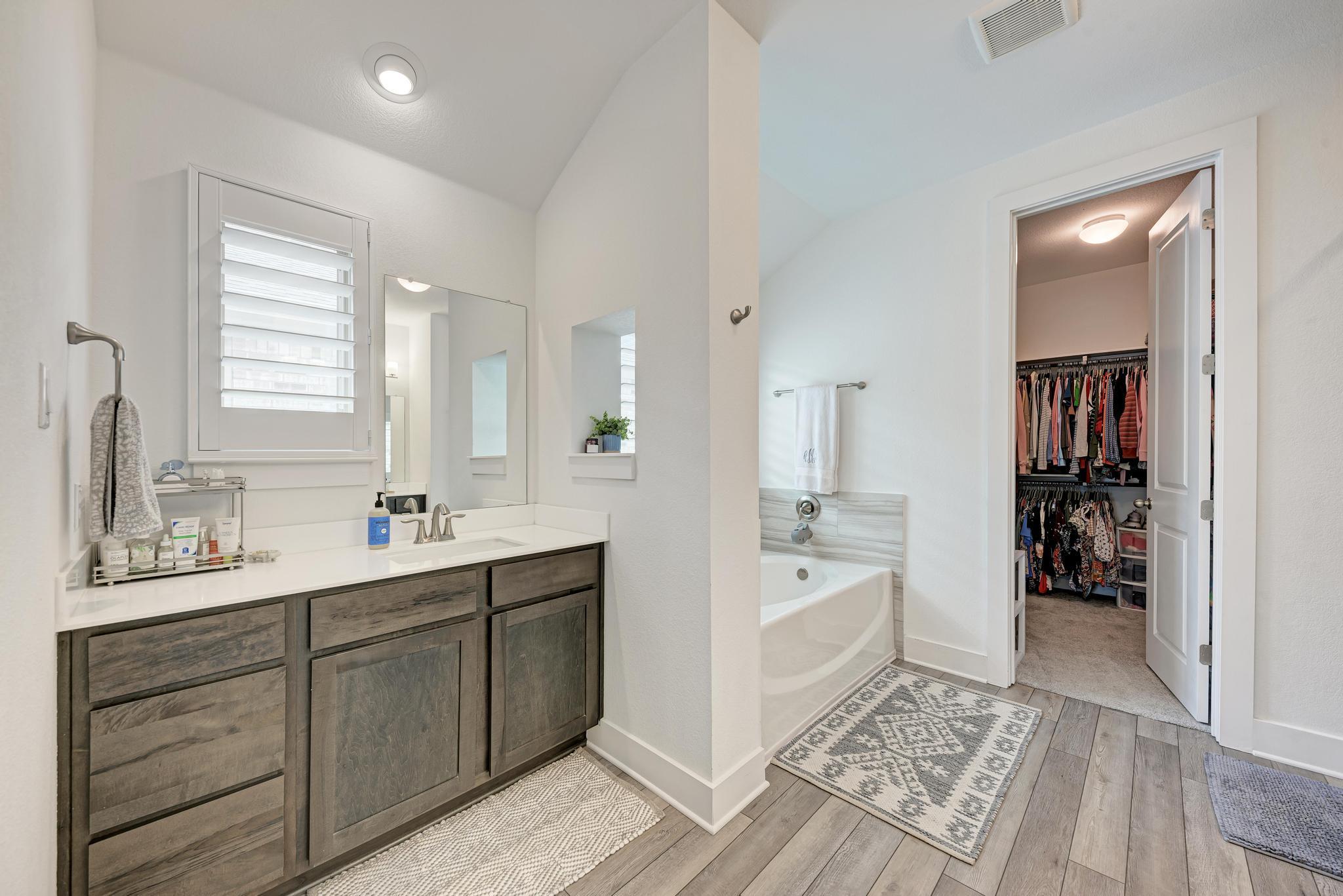548 Elm Green Street Hutto TX 78634