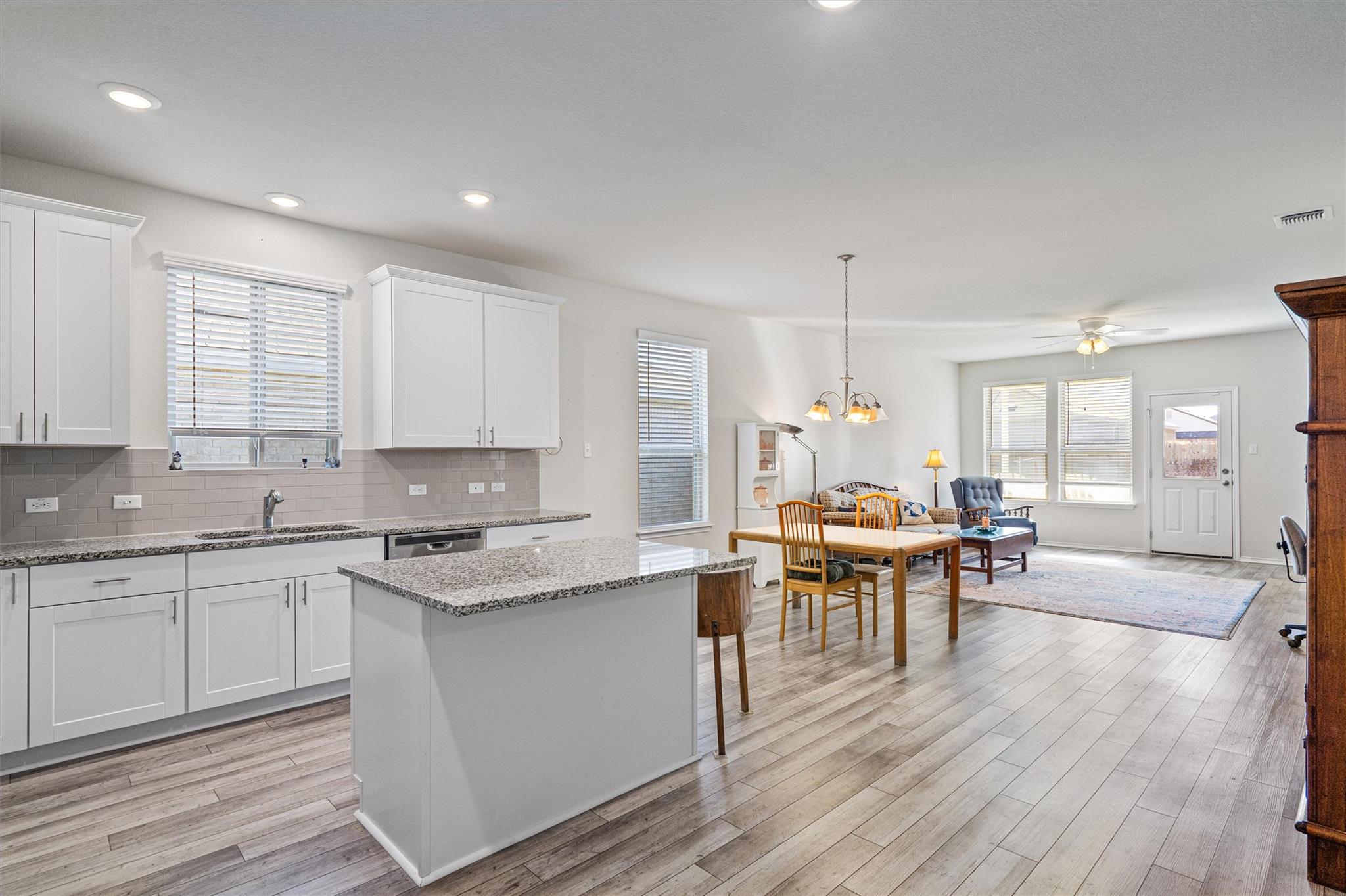 160 Gunther Way Taylor TX 76574