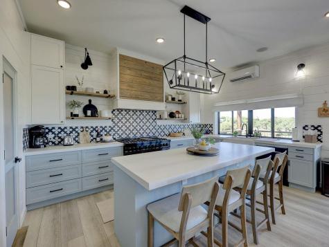 22516 Felicia Drive Spicewood TX 78669