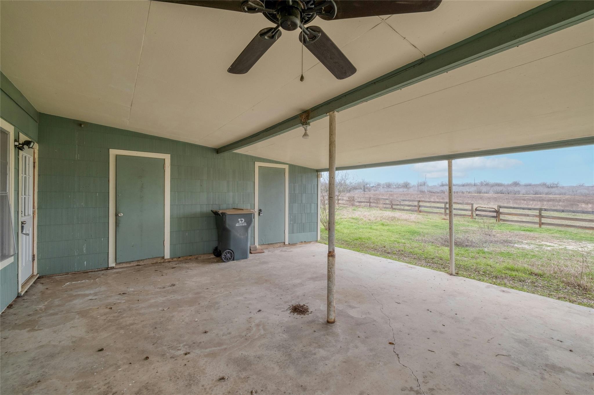 103 Robin Lane Luling TX 78648