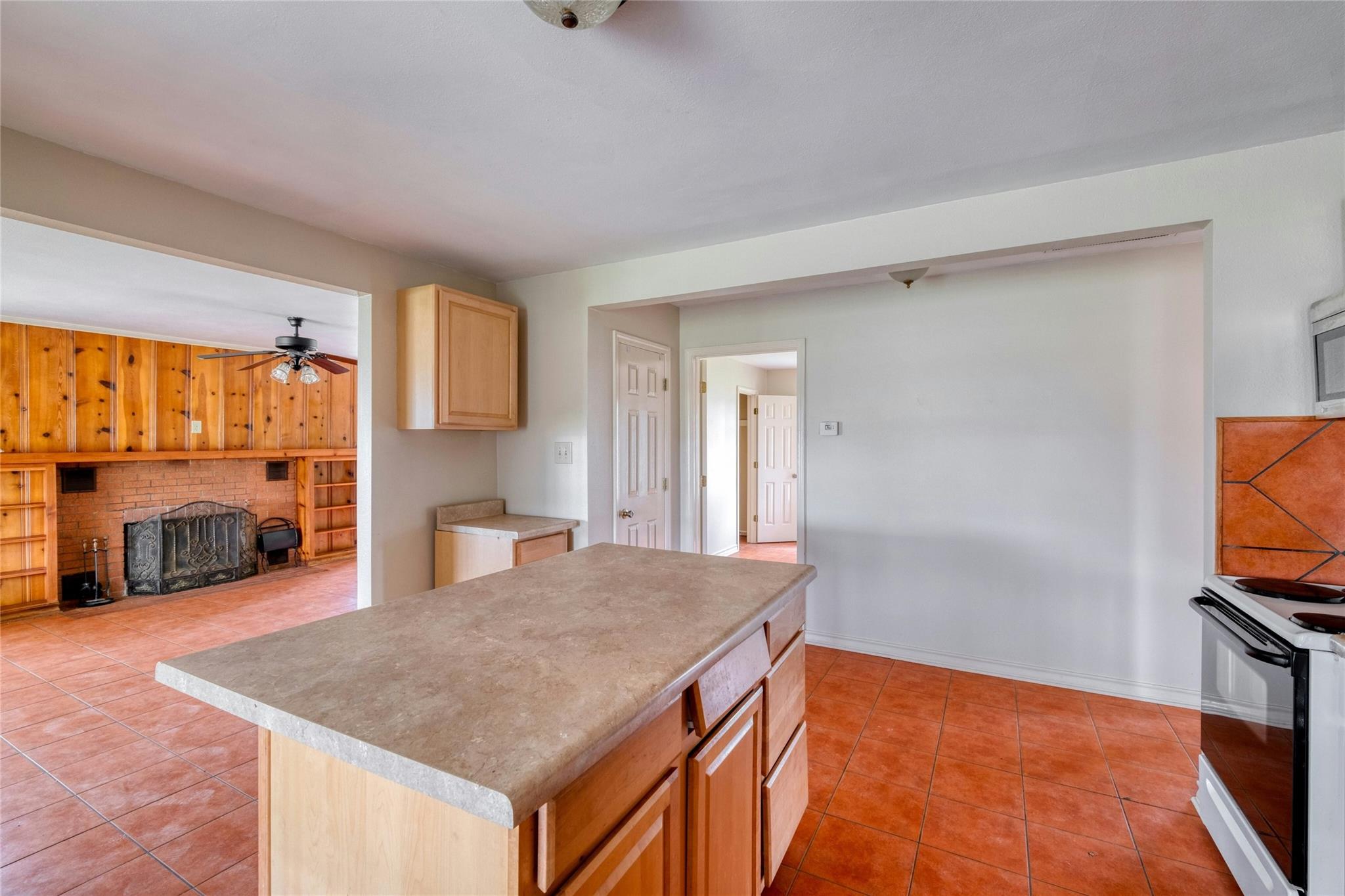 103 Robin Lane Luling TX 78648