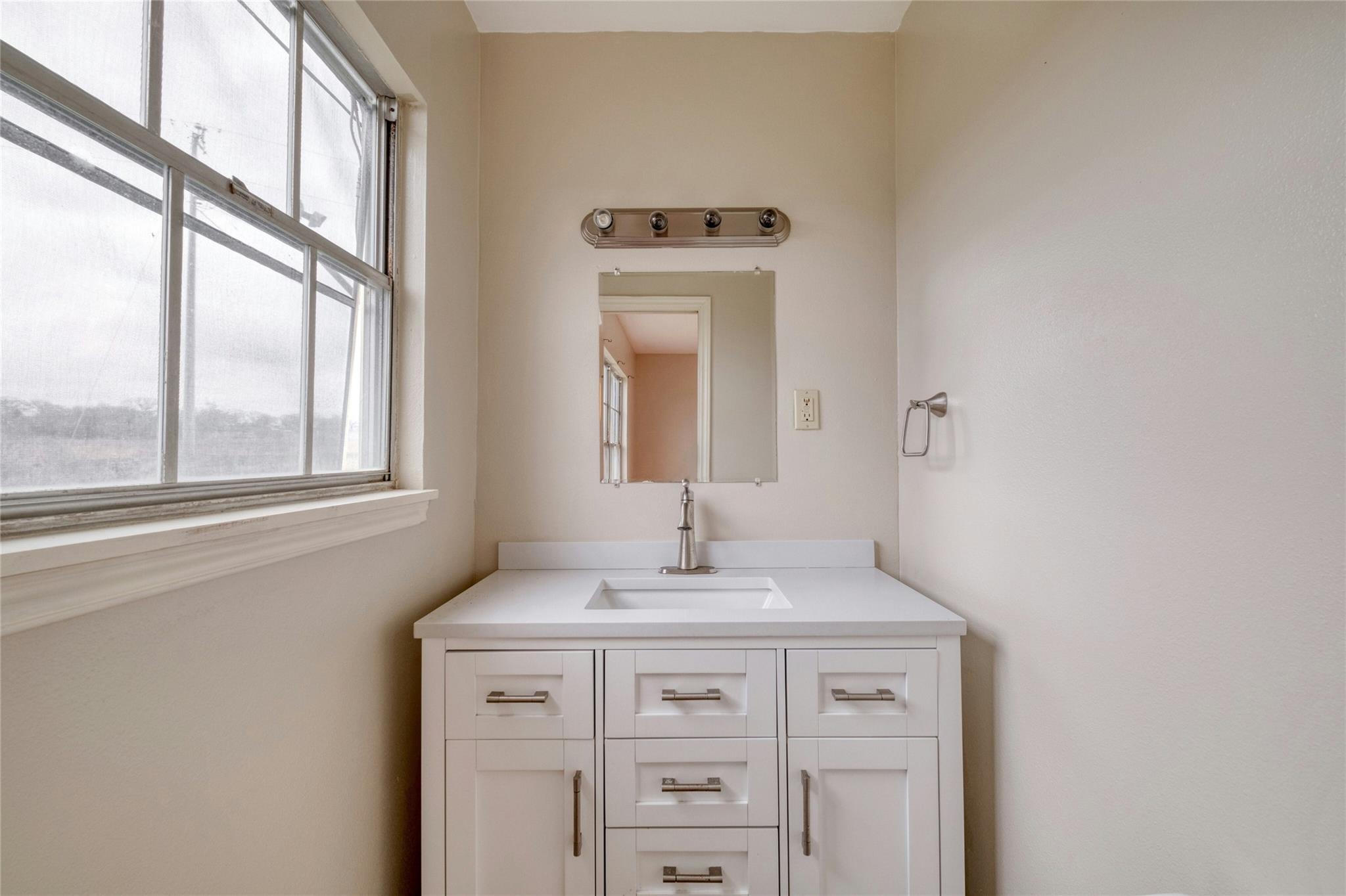 103 Robin Lane Luling TX 78648