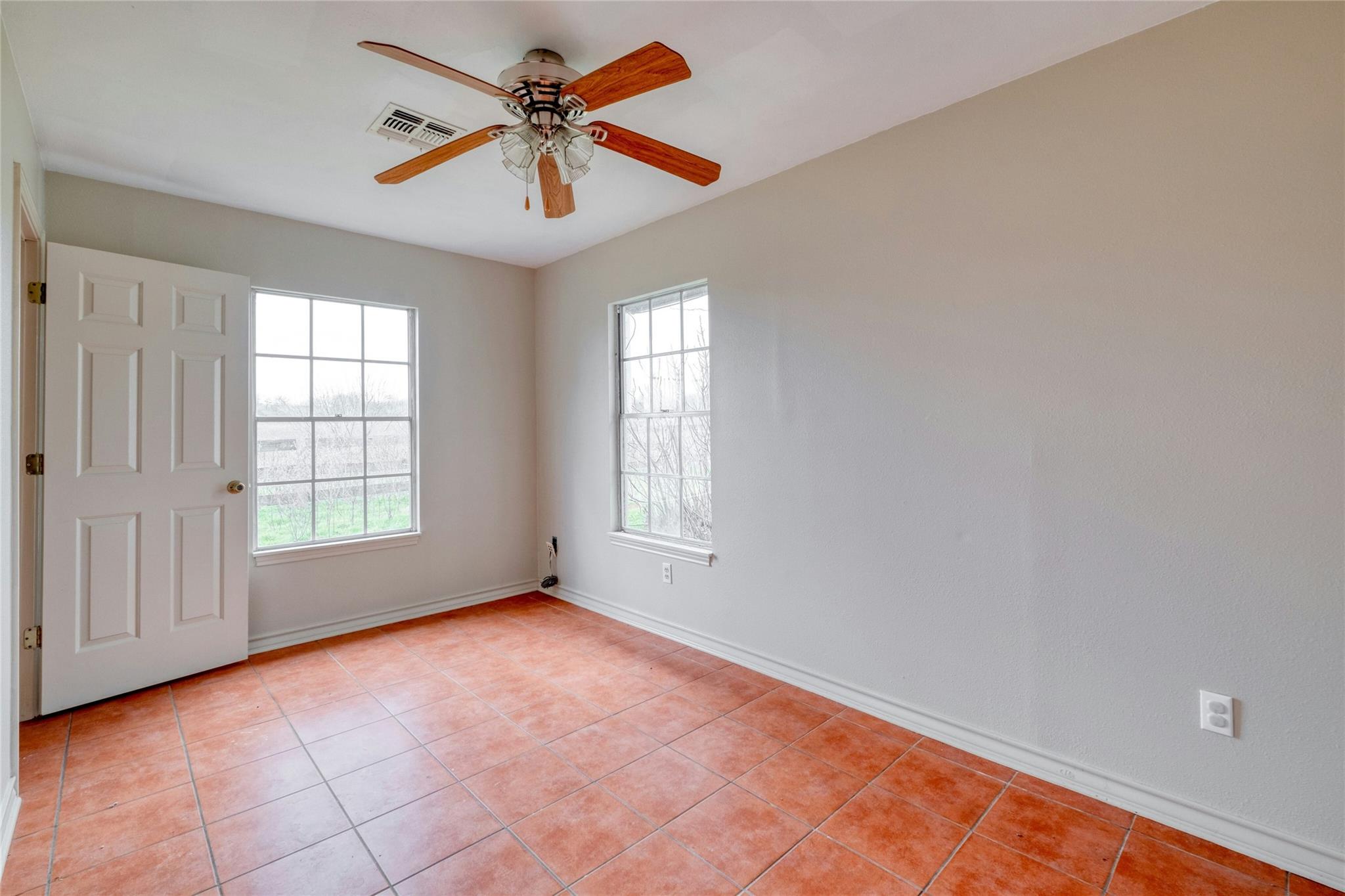 103 Robin Lane Luling TX 78648