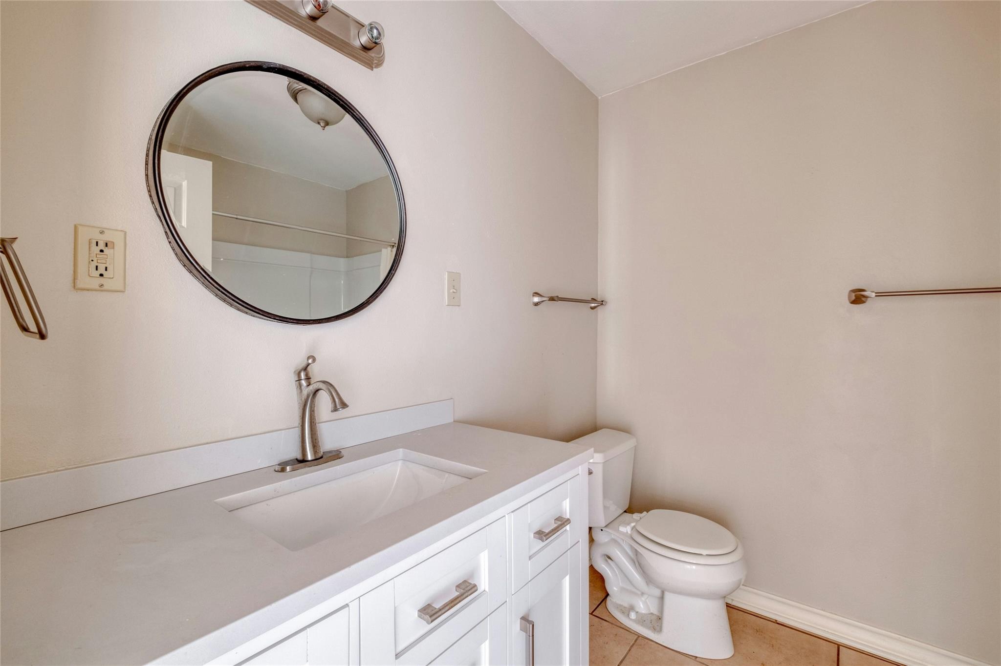 103 Robin Lane Luling TX 78648
