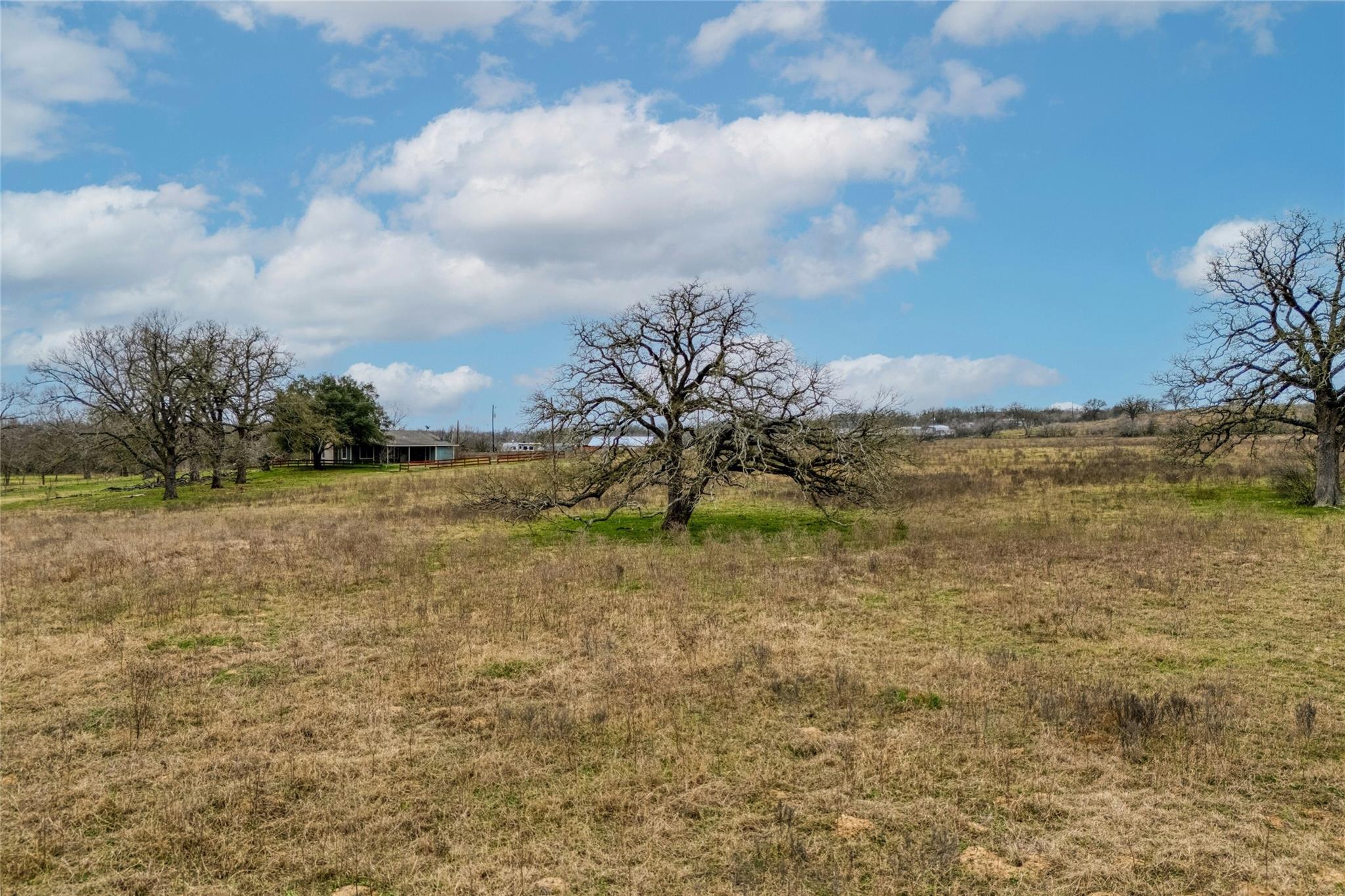 103 Robin Lane Luling TX 78648