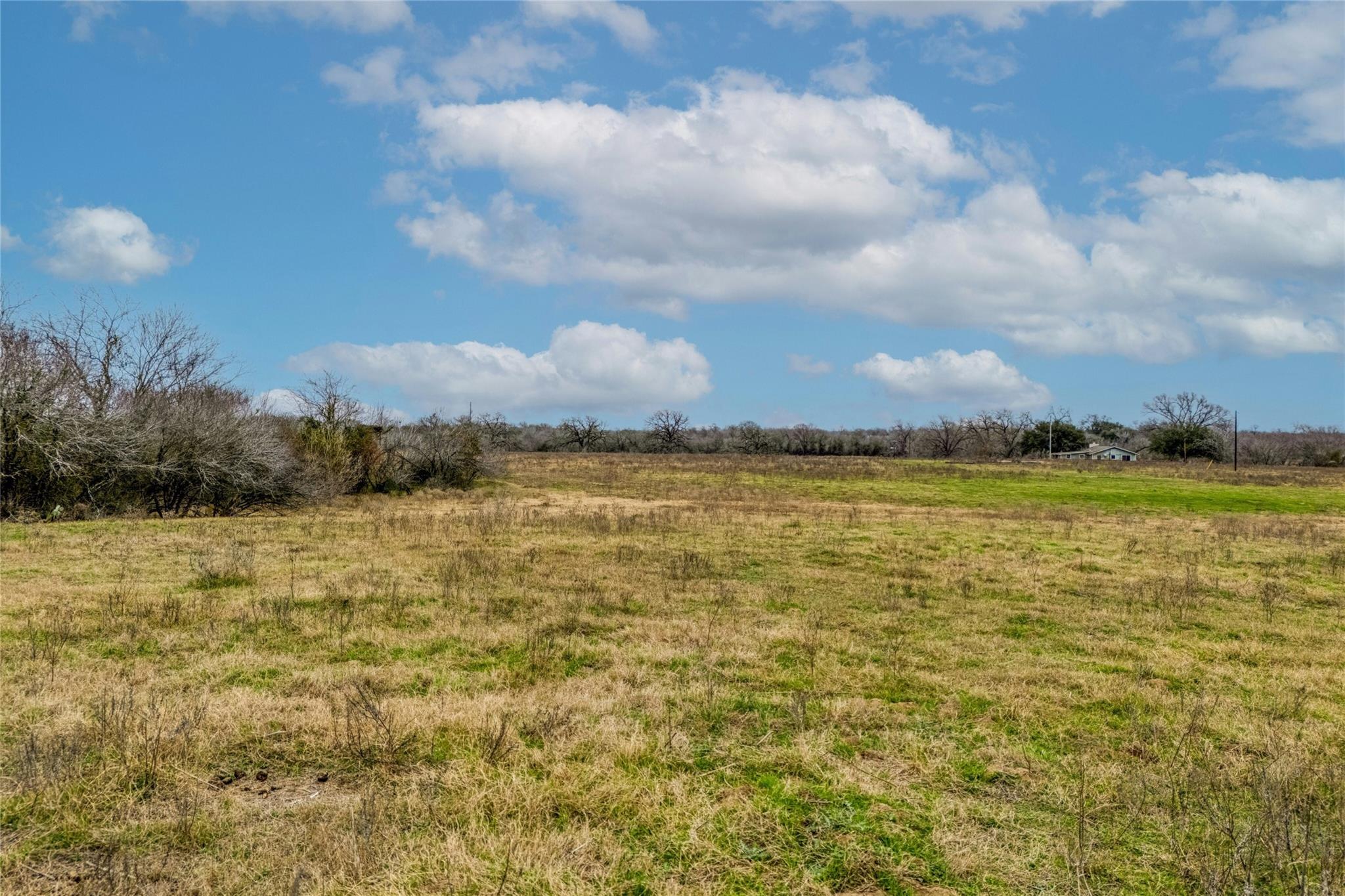 103 Robin Lane Luling TX 78648