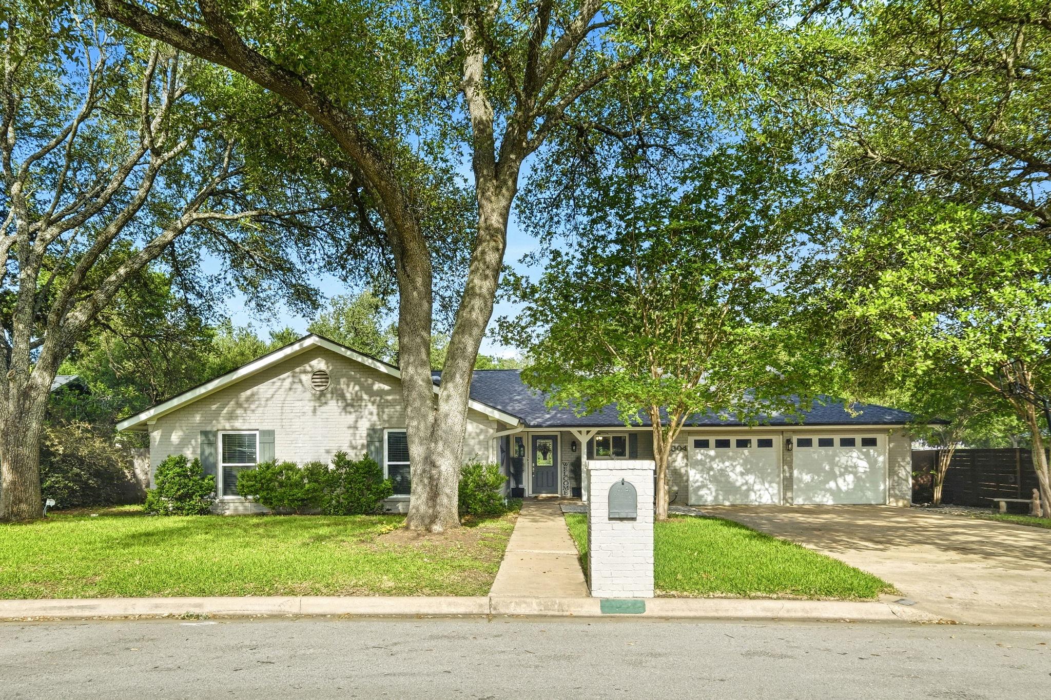 2004 Creekview Drive Round Rock TX 78681