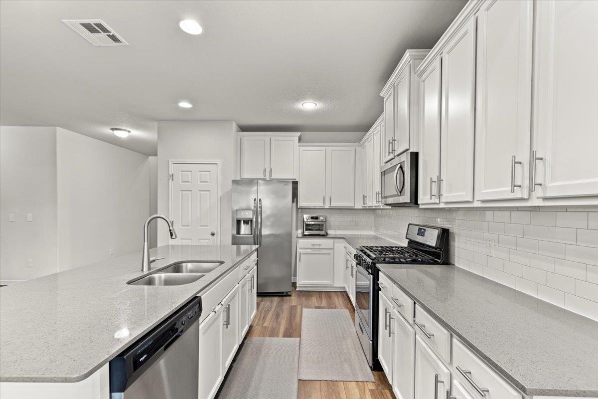 213 Munk Lane Leander TX 78641