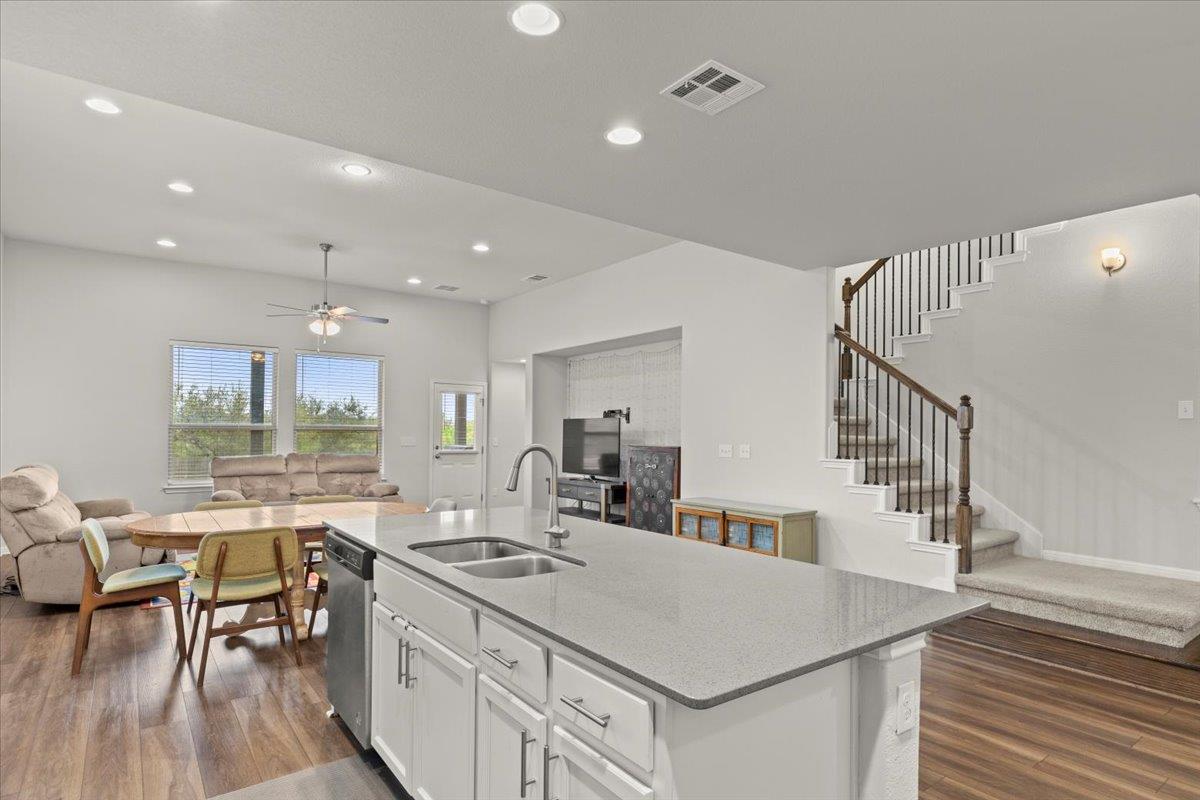 213 Munk Lane Leander TX 78641