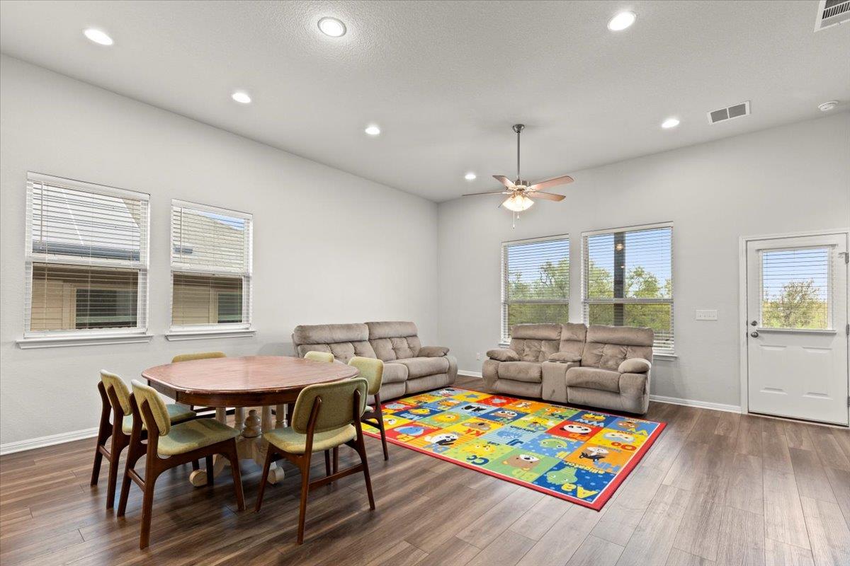 213 Munk Lane Leander TX 78641