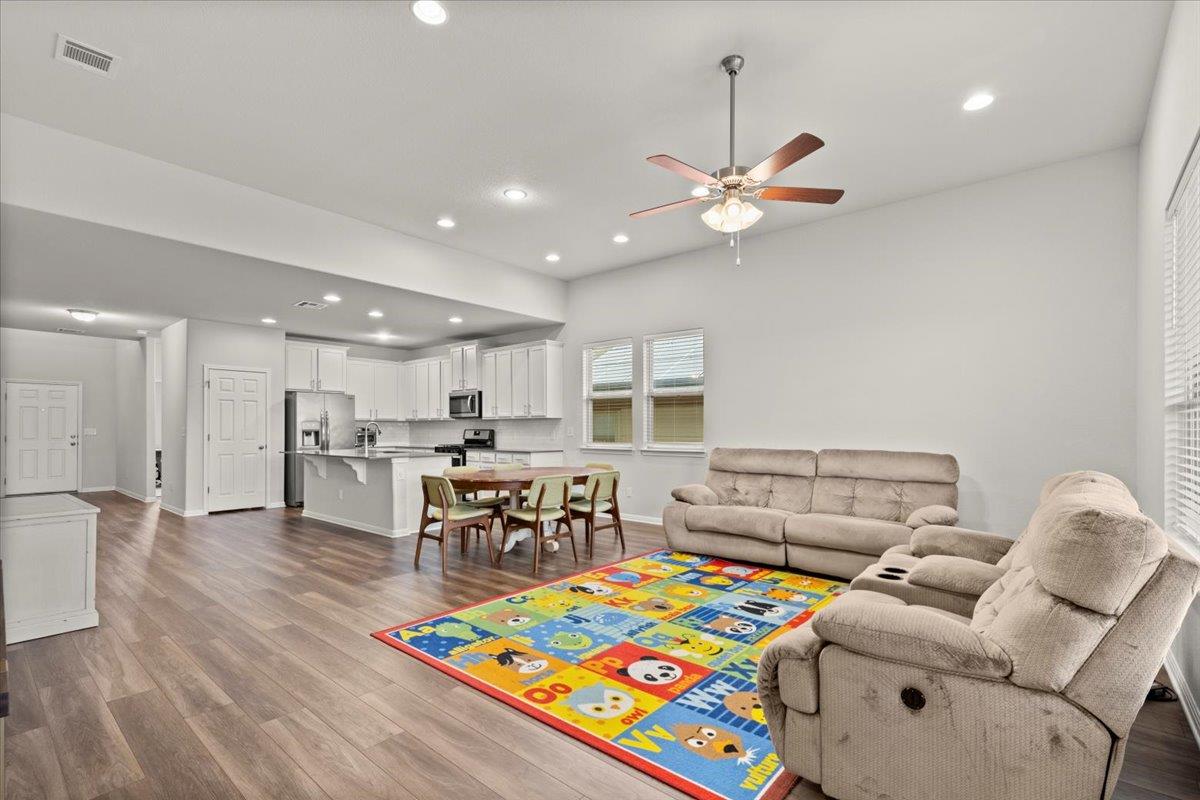 213 Munk Lane Leander TX 78641