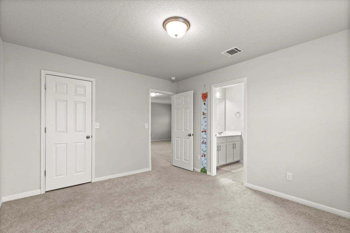 213 Munk Lane Leander TX 78641