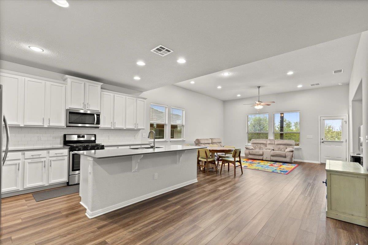 213 Munk Lane Leander TX 78641