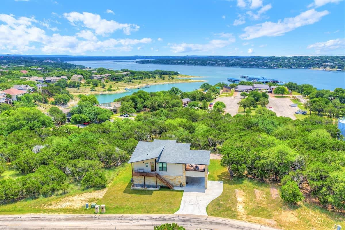 18407 Lakeland Drive Point Venture TX 78645
