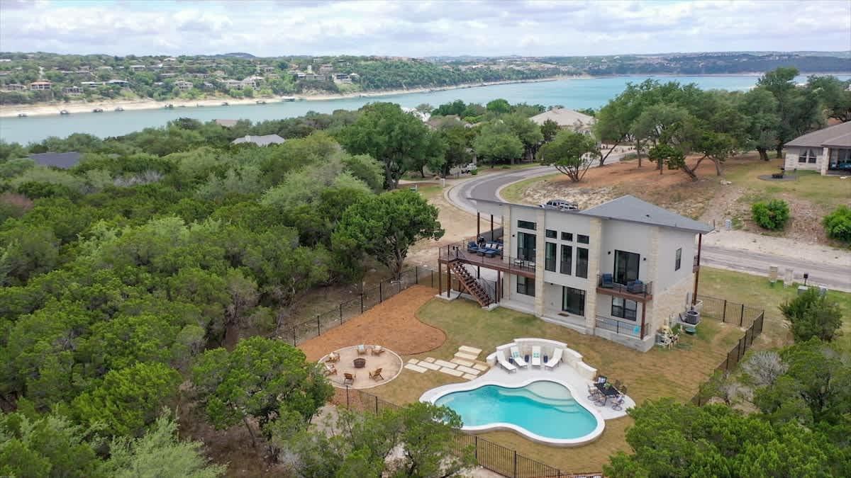 18407 Lakeland Drive Point Venture TX 78645