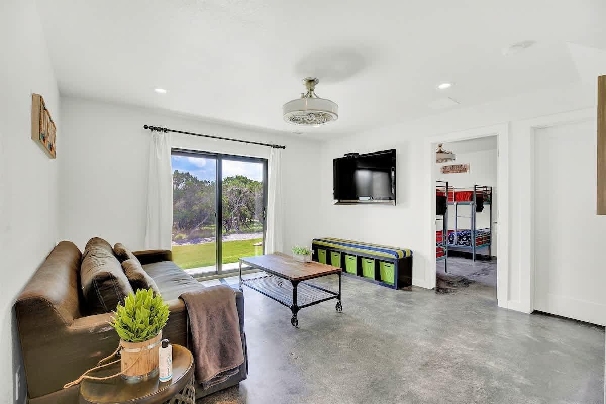 18407 Lakeland Drive Point Venture TX 78645