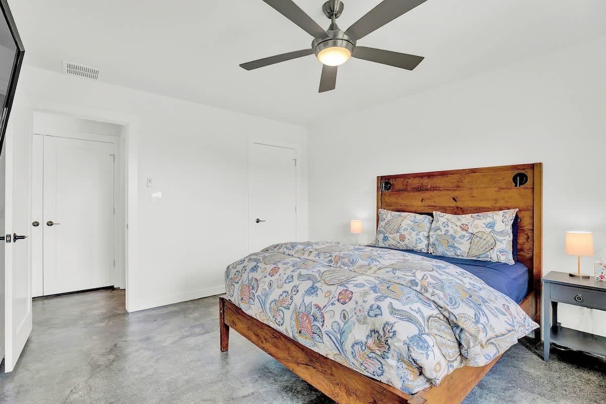 18407 Lakeland Drive Point Venture TX 78645