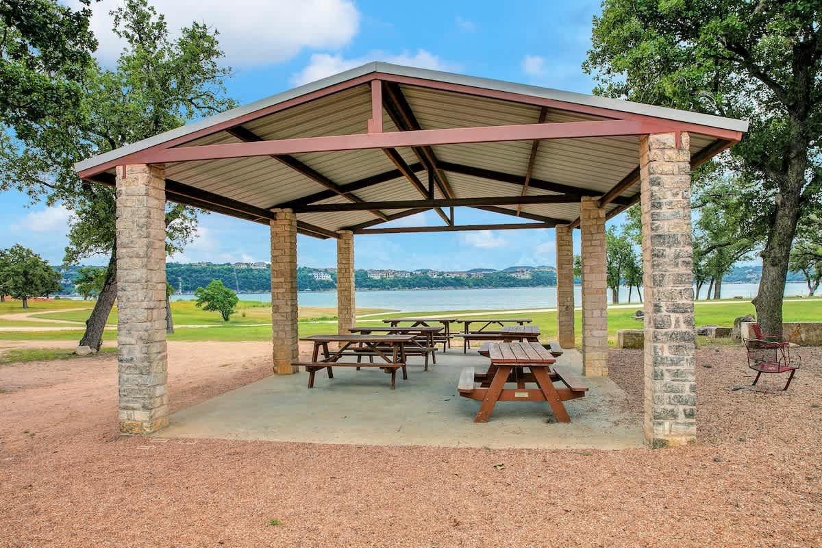 18407 Lakeland Drive Point Venture TX 78645