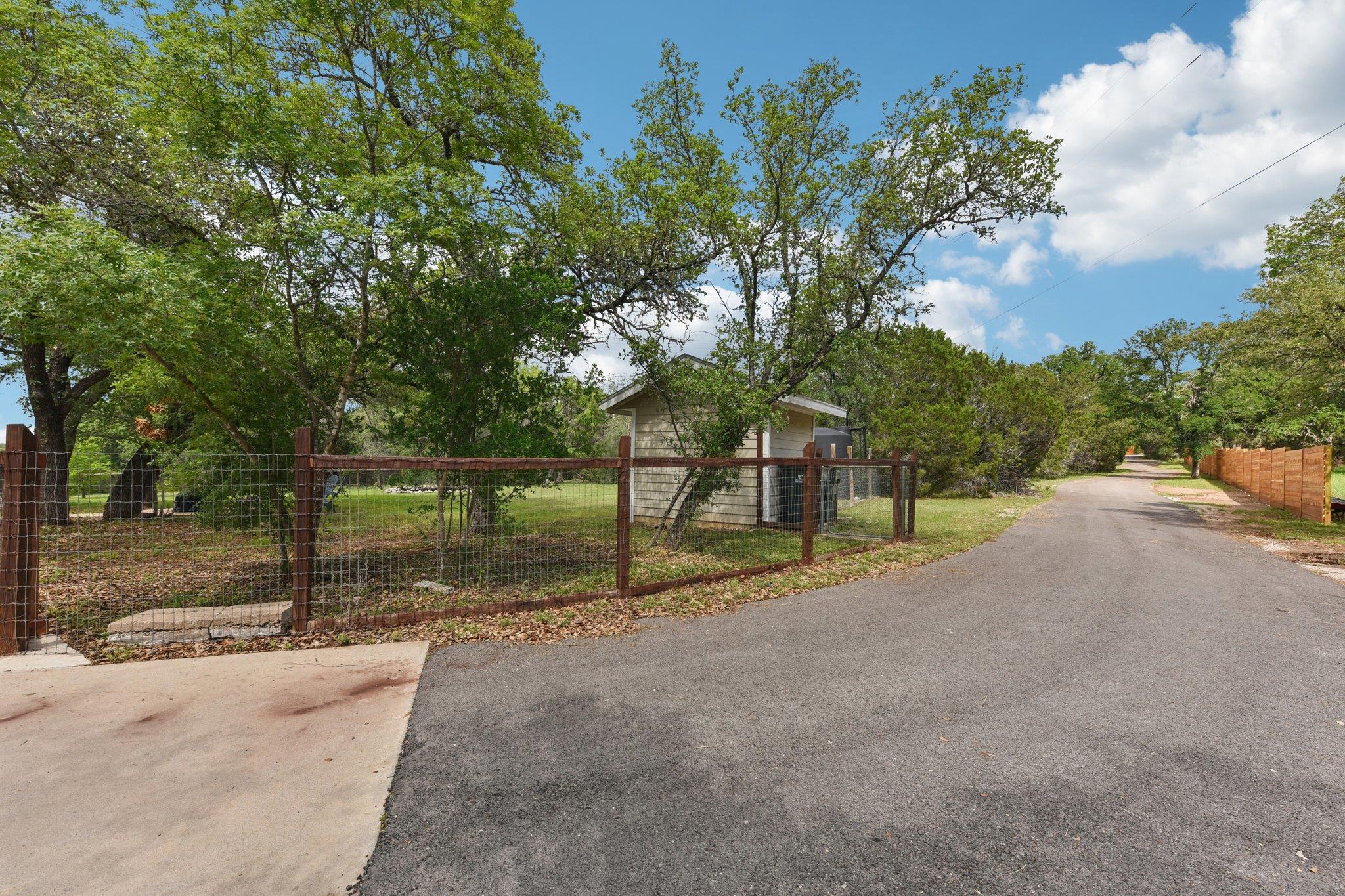 126 County Road 420 Road Spicewood TX 78669