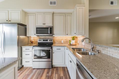 25201 & 25203 Lakeview Drive Spicewood TX 78669