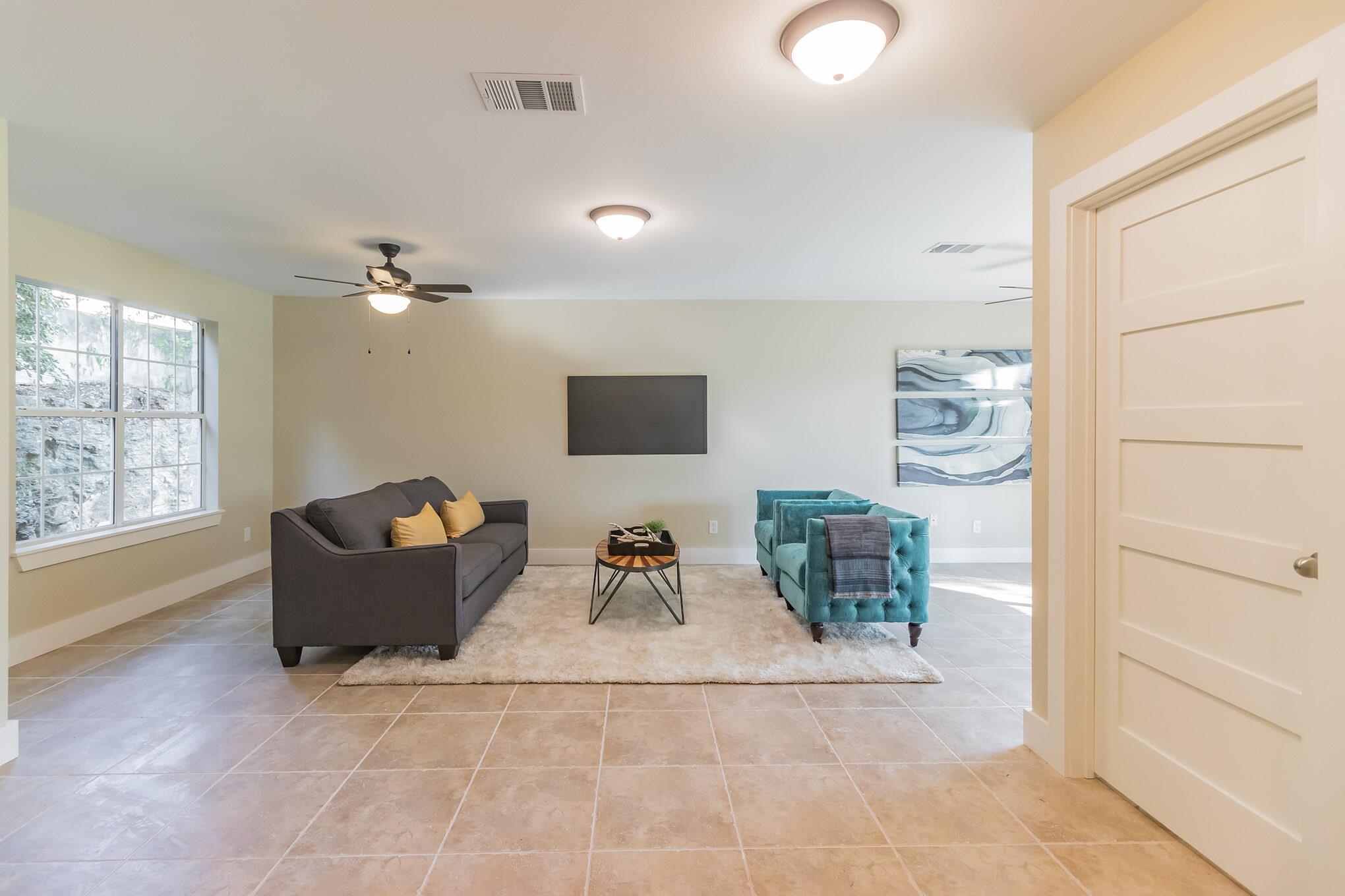 25201 & 25203 Lakeview Drive Spicewood TX 78669