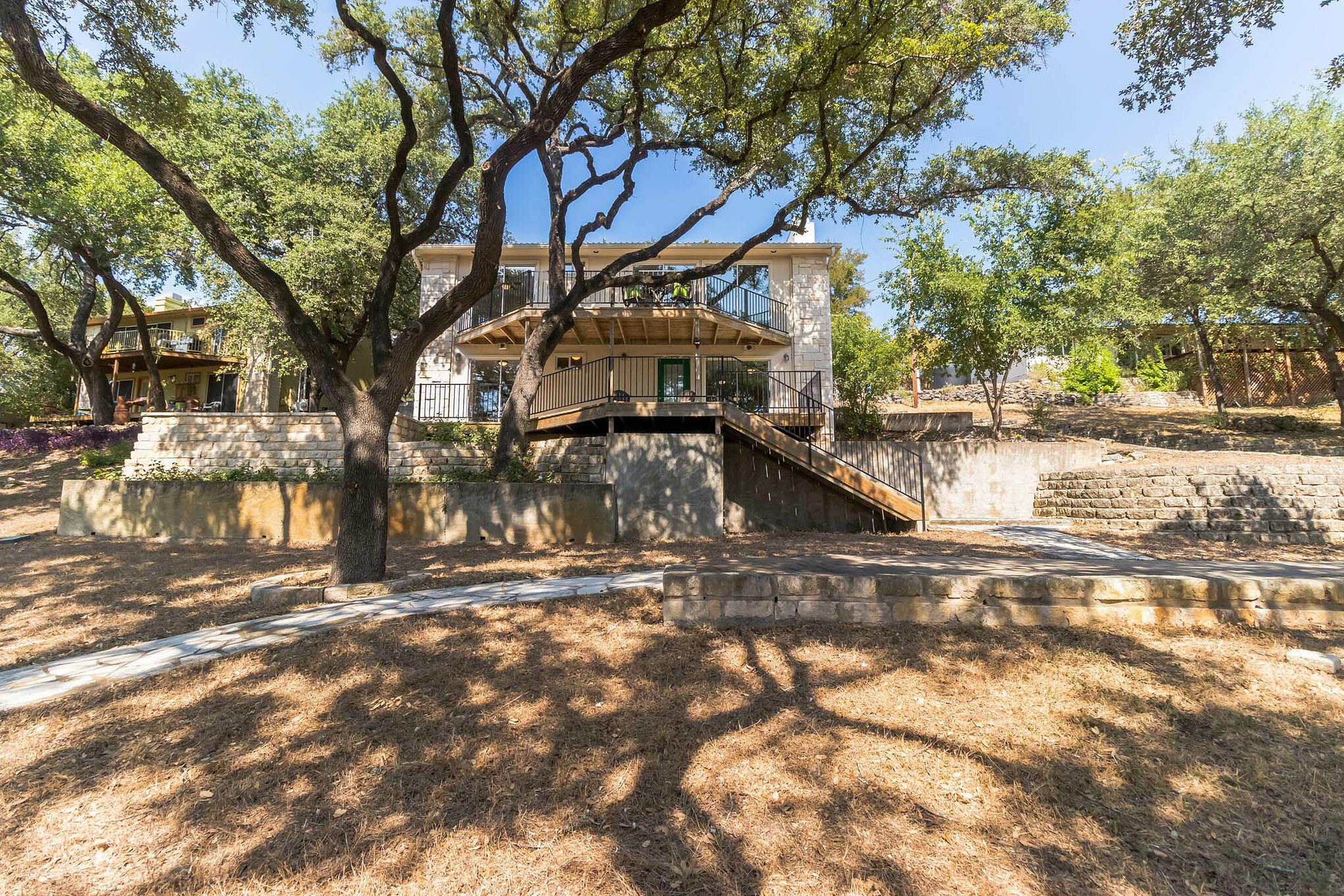 25201 & 25203 Lakeview Drive Spicewood TX 78669