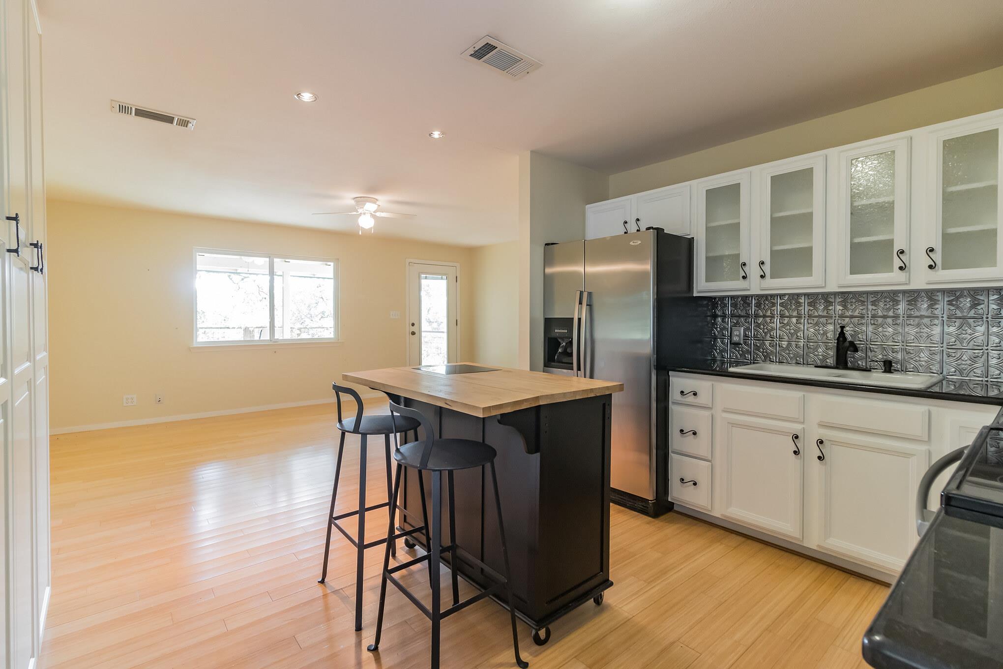25201 & 25203 Lakeview Drive Spicewood TX 78669