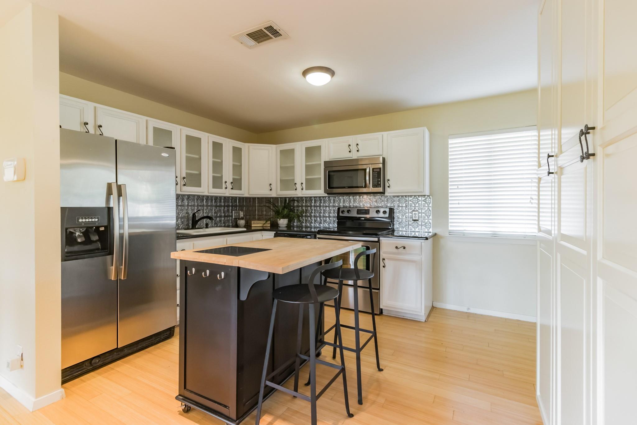 25201 & 25203 Lakeview Drive Spicewood TX 78669