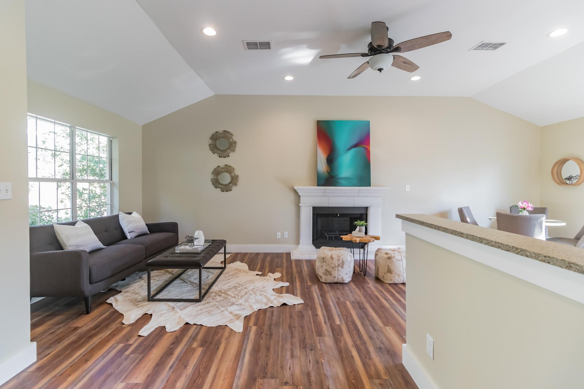 25201 & 25203 Lakeview Drive Spicewood TX 78669