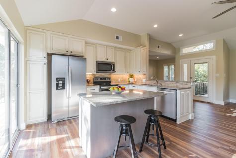 25201 & 25203 Lakeview Drive Spicewood TX 78669