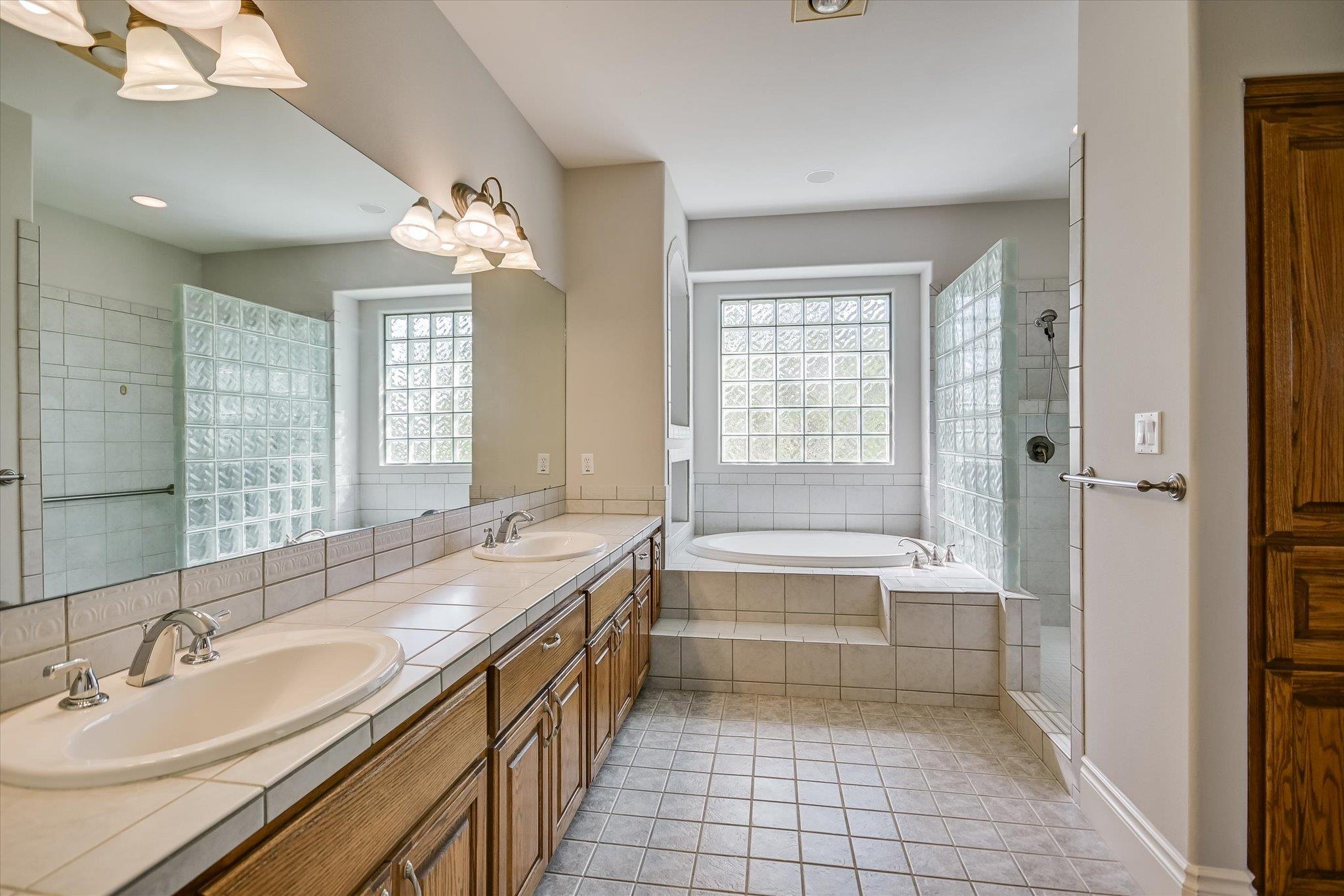 19620 Single Peak Cove Spicewood TX 78669