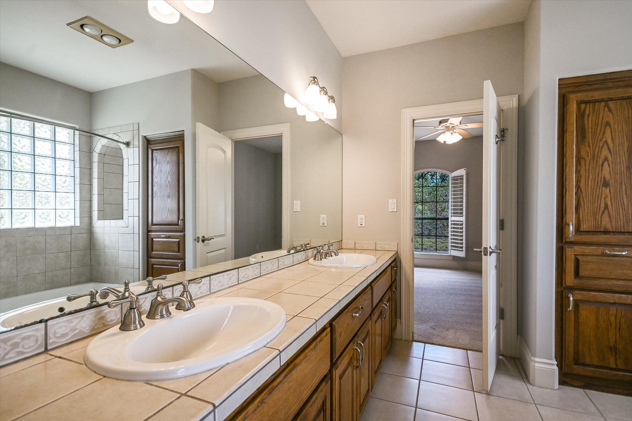 19620 Single Peak Cove Spicewood TX 78669