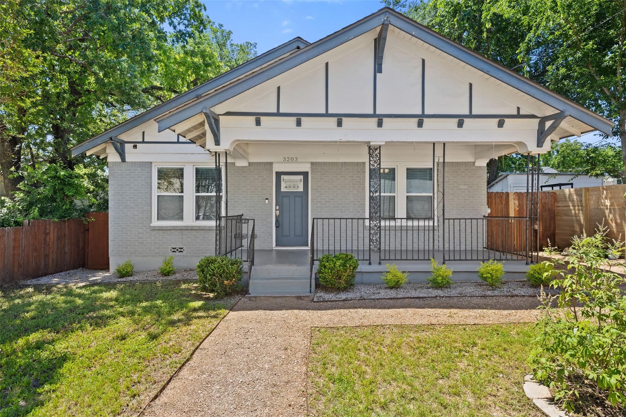 3203 E 18th Street Austin TX 78721