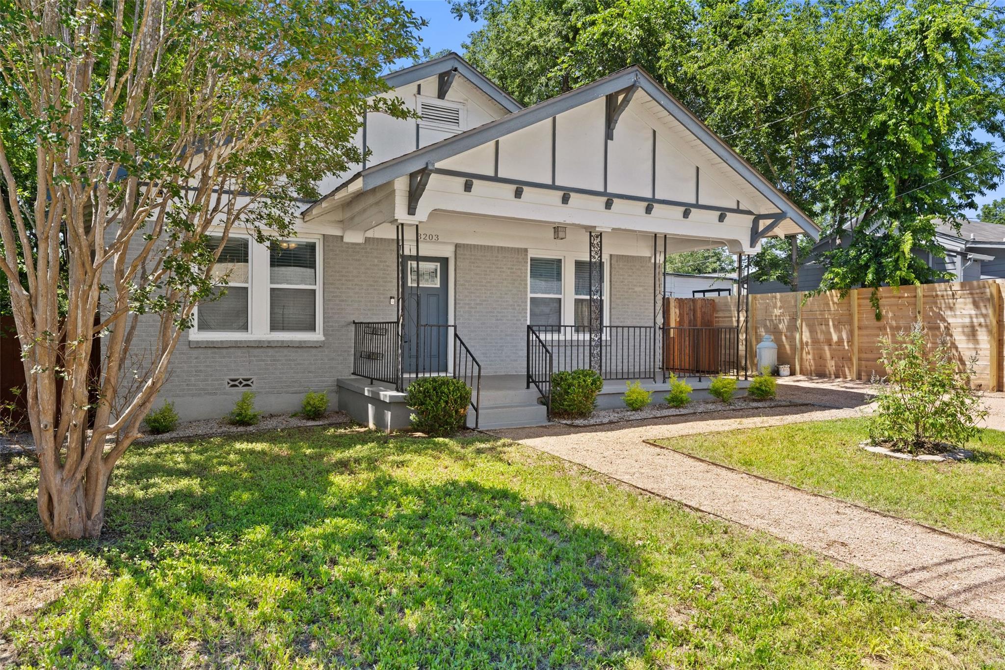 3203 E 18th Street Austin TX 78721